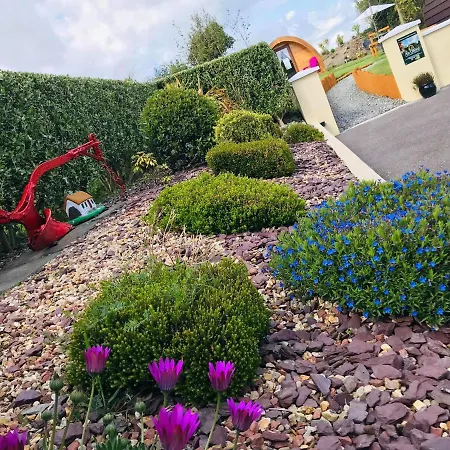 Clonakilty Accommodation An Úllórd Getways Lodge *